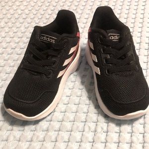 Adidas black w/red & white trim shoes.  EUC.  Size 5 (EUR 20).
